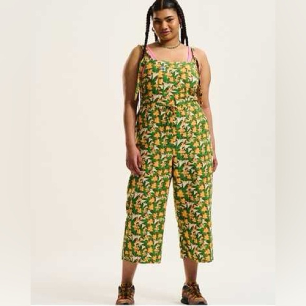 Lucy & Yak Emmy Dungaree in Lillies pattern. New with Tags.  US Size 26R.